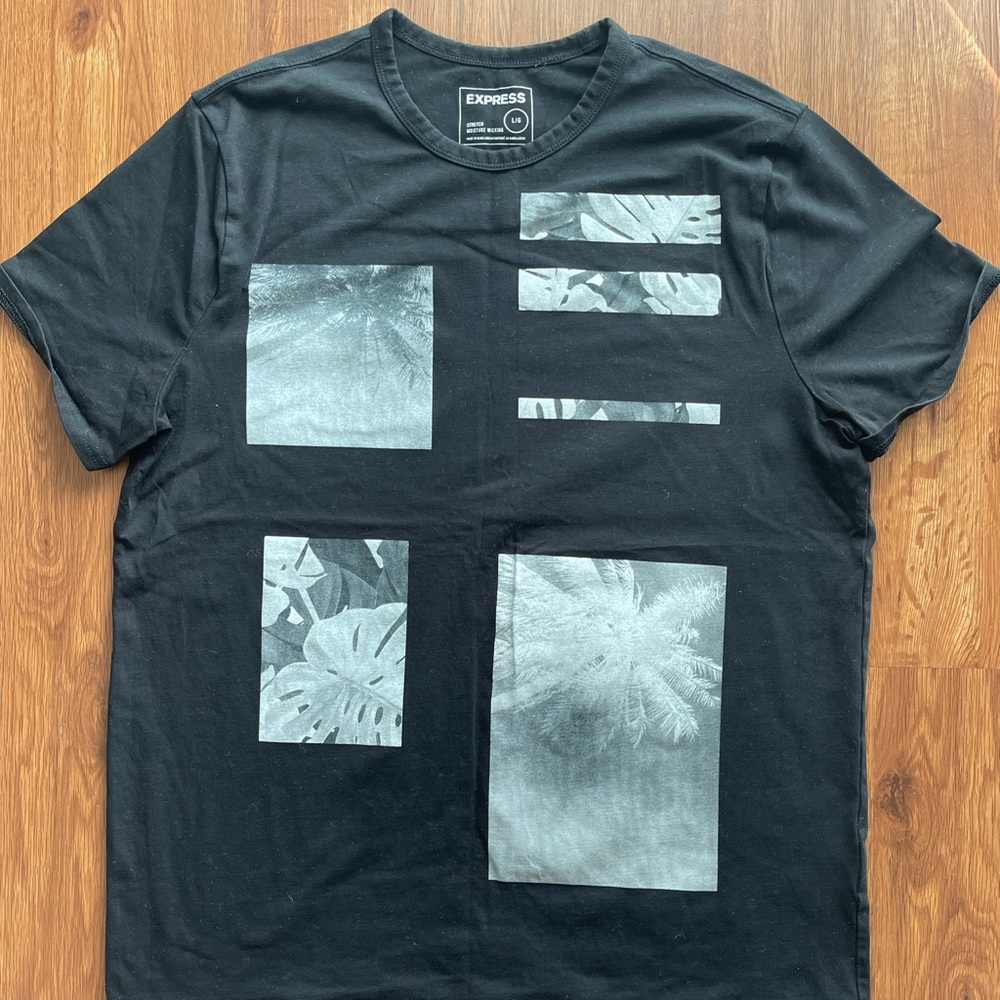 Express Graphic Tee
